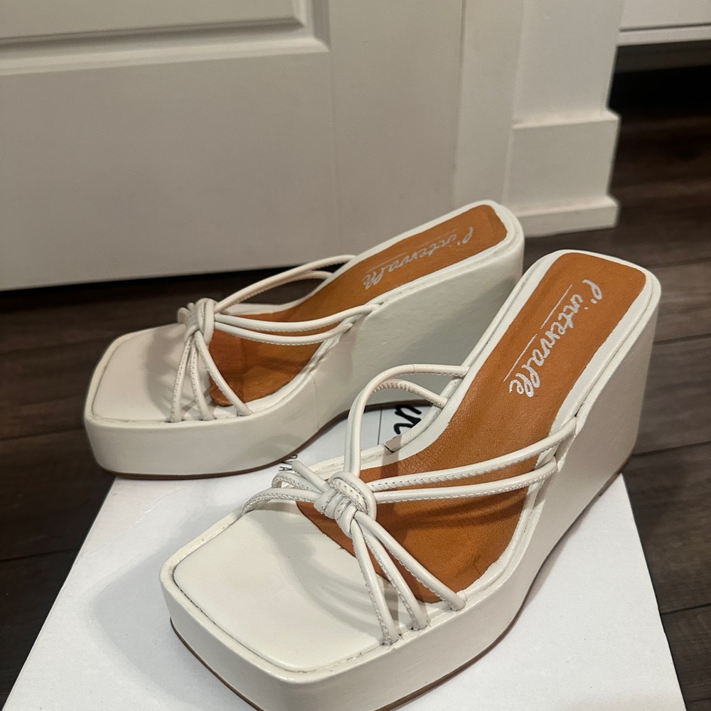 NEW L'INTERVALLE White Wedge Sandals